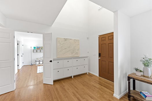 24-web-or-mls-9933 Hampstead Ct (24 of 106)