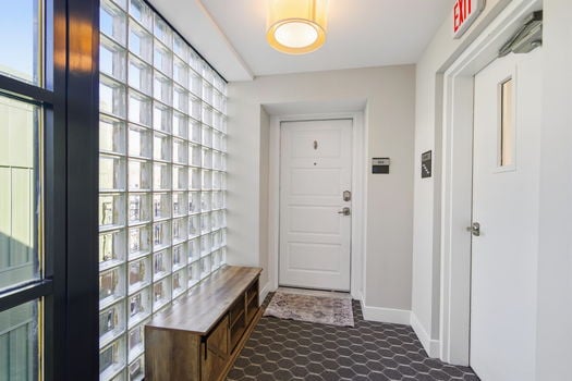 25-web-or-mls-411 Plum St Unit 302 (25 of 62)