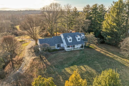 25-web-or-mls-6099 Millikin Rd (25 of 100)