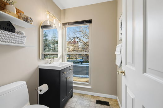 27-web-or-mls-416 Old Court St (27 of 50)