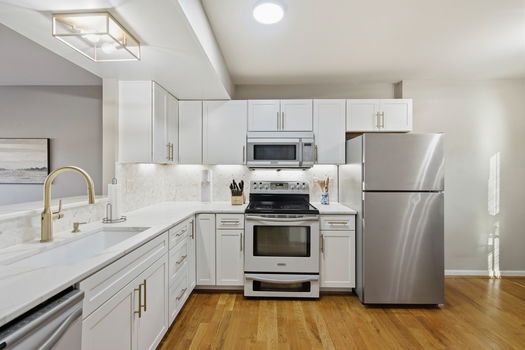 28-web-or-mls-416 Old Court St (28 of 50)