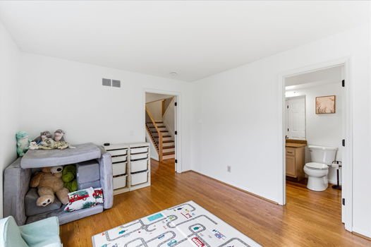 28-web-or-mls-9933 Hampstead Ct (28 of 106)