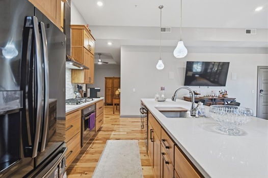 31-web-or-mls-411 Plum St Unit 302 (31 of 62)