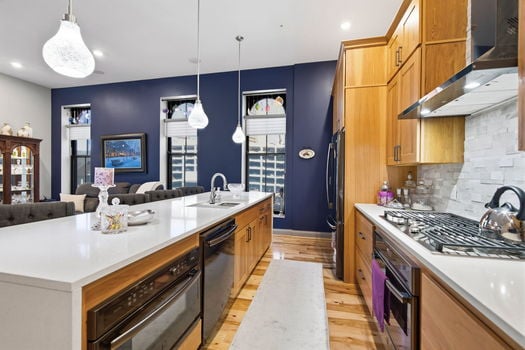 33-web-or-mls-411 Plum St Unit 302 (33 of 62)