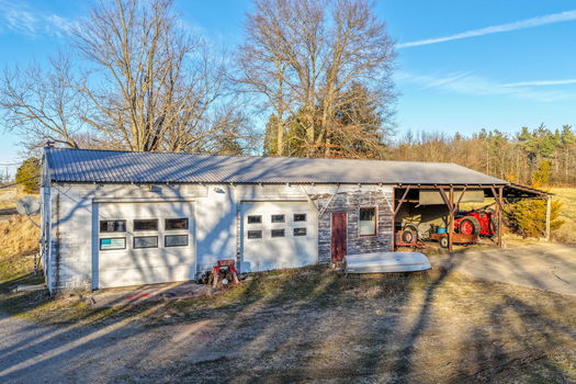 33-web-or-mls-6099 Millikin Rd (33 of 100)