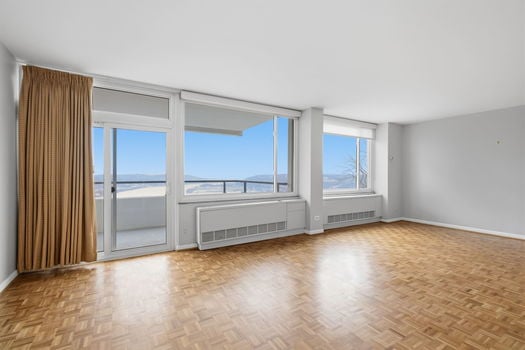 37-web-or-mls-2401 Ingleside Ave 4a (37 of 57)