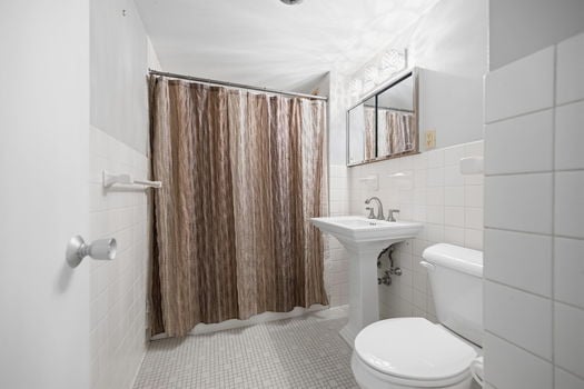 45-web-or-mls-2401 Ingleside Ave 4a (45 of 57)