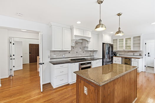 49-web-or-mls-9933 Hampstead Ct (49 of 106)