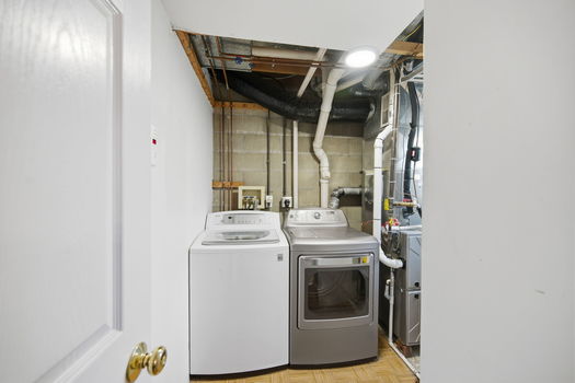 50-web-or-mls-416 Old Court St (50 of 50)