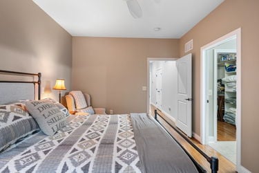 54-web-or-mls-1464 Riverside Dr (54 of 72)