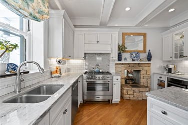 55-web-or-mls-2517 Observatory Ave (55 of 99)