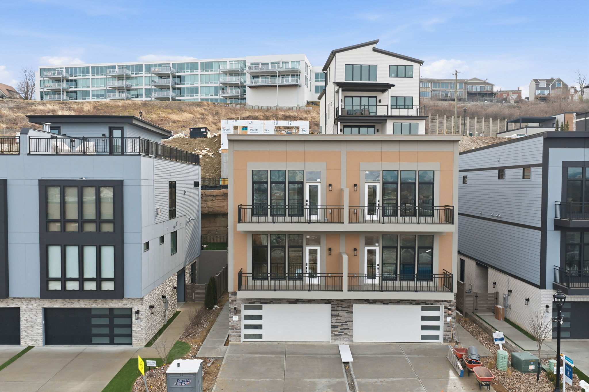 6-web-or-mls-100 W 13th St (6 of 27)