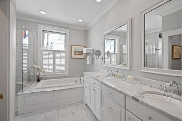 70-web-or-mls-2517 Observatory Ave (70 of 99)