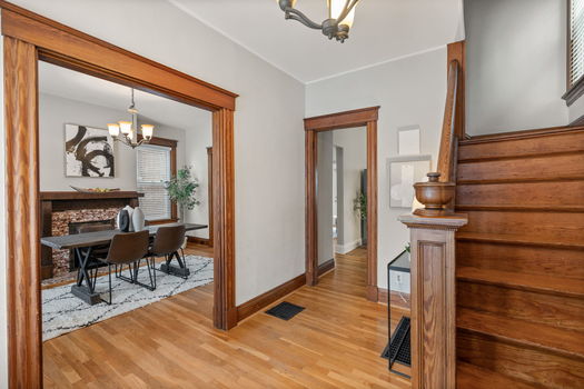 8-web-or-mls-3785 Drake Ave (8 of 42)