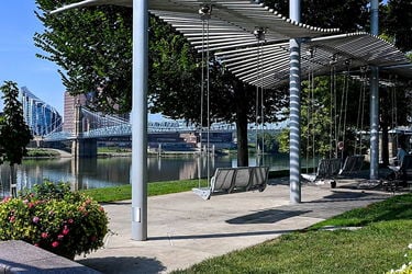 83-web-or-mls-Smale-3