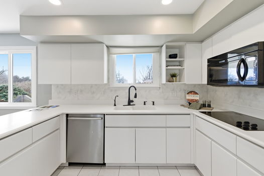 9-web-or-mls-9528 Croton Dr (9 of 30)