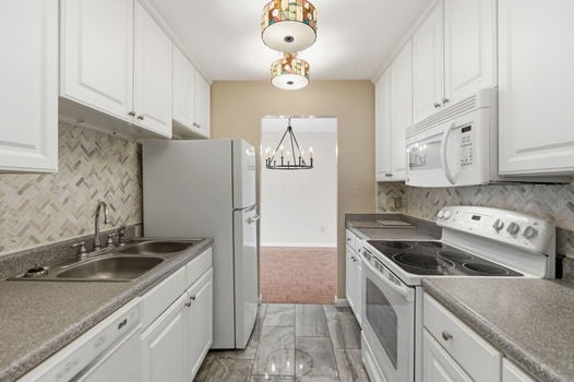 14-web-or-mls-3825 Petoskey Ave 31 (14 of 33)