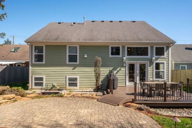 15-web-or-mls-7133 Fowler Ave (15 of 88)