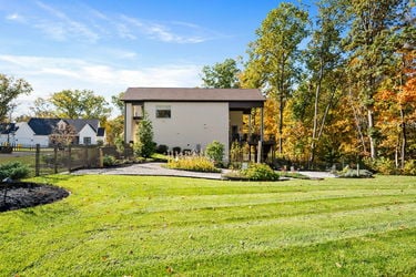 17-web-or-mls-960 Oak Ridge Ln (17 of 127)