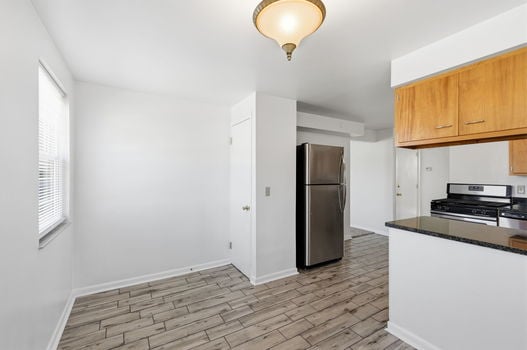 18-web-or-mls-4947 Charlemar Dr (18 of 36)