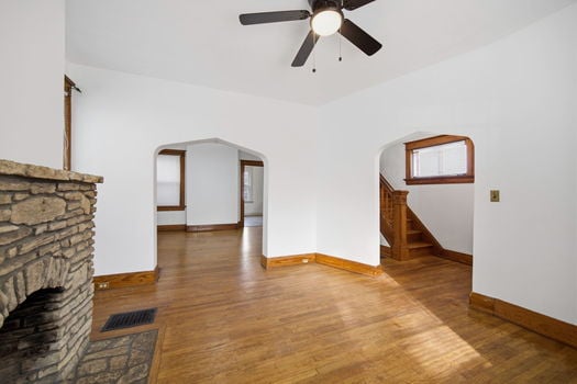 19-web-or-mls-3763 Mount Vernon Ave (19 of 50)