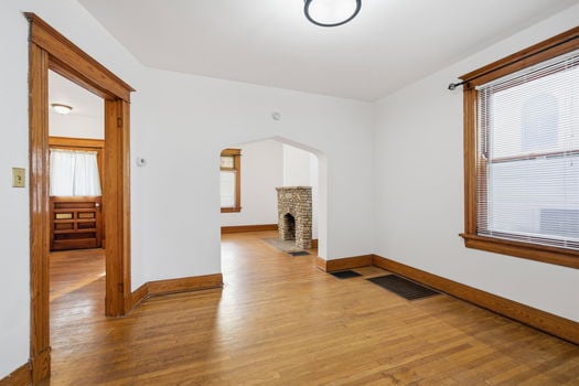 24-web-or-mls-3763 Mount Vernon Ave (24 of 50)