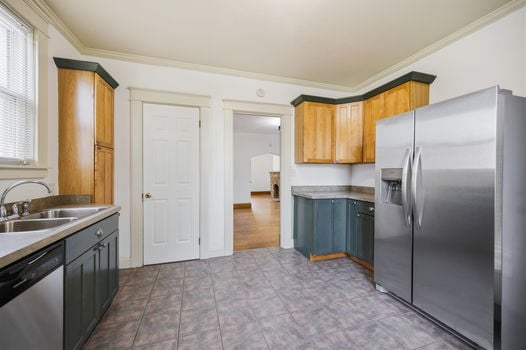 29-web-or-mls-3763 Mount Vernon Ave (29 of 50)