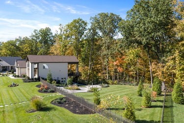 29-web-or-mls-960 Oak Ridge Ln (29 of 127)