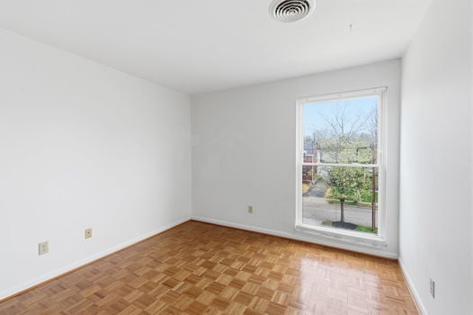 30-web-or-mls-3825 Petoskey Ave 31 (30 of 33)