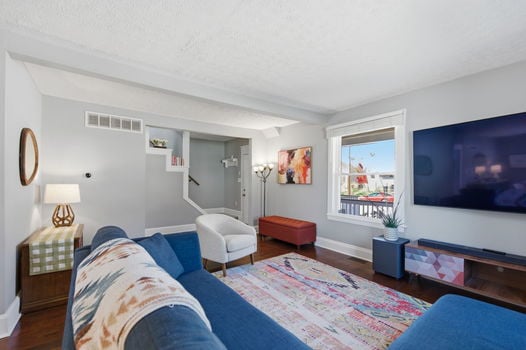 31-web-or-mls-6867 Hurd Ave (31 of 72)