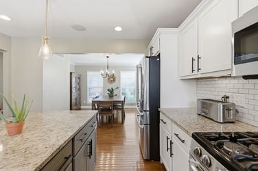 34-web-or-mls-7133 Fowler Ave (34 of 88)