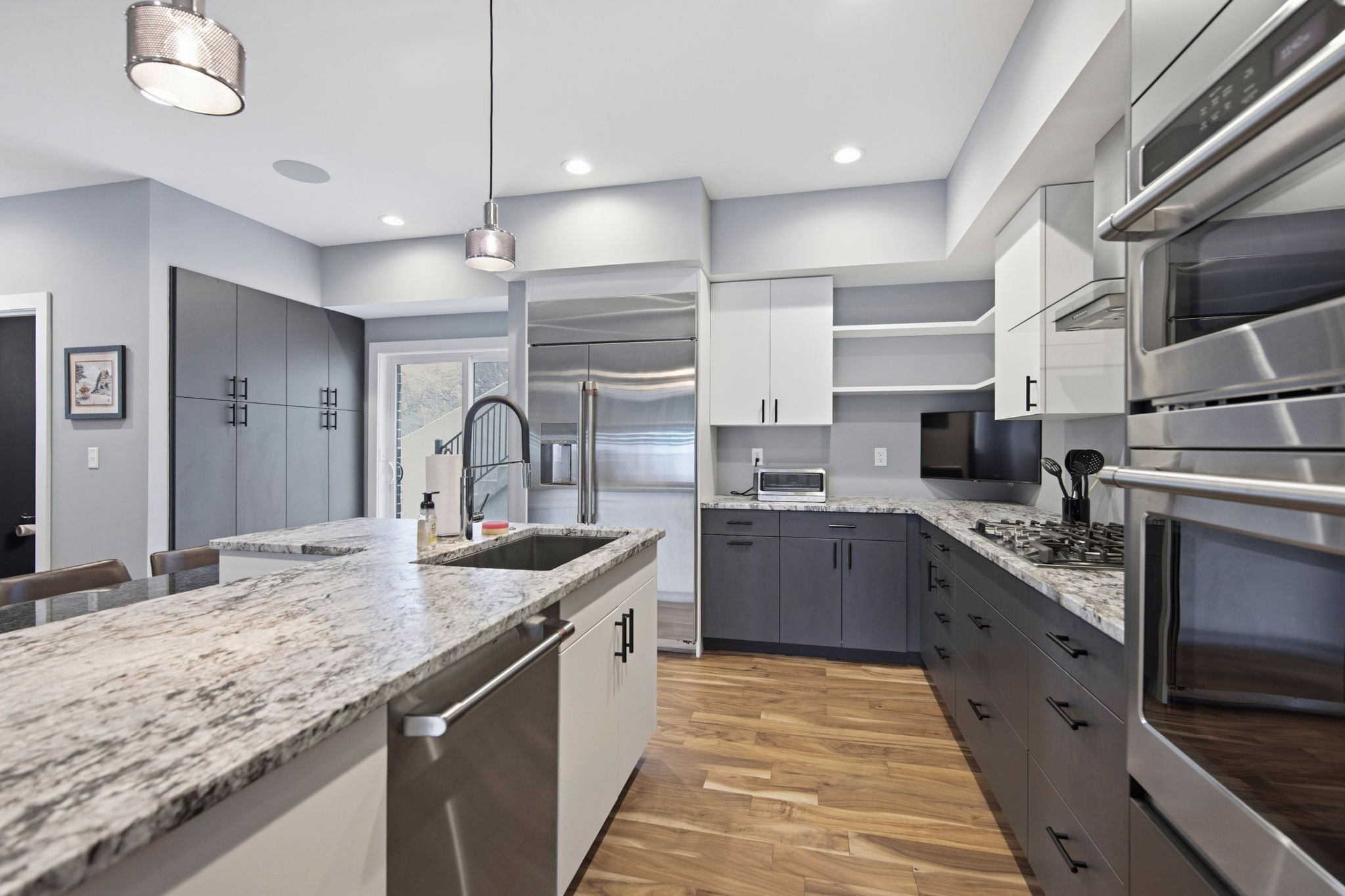 36-web-or-mls-1033 O Fallon Ave (36 of 70)