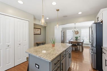 37-web-or-mls-7133 Fowler Ave (37 of 88)