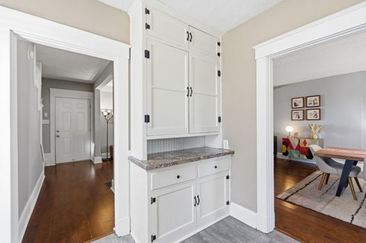 39-web-or-mls-6867 Hurd Ave (39 of 72)