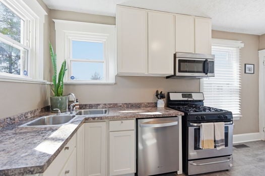 40-web-or-mls-6867 Hurd Ave (40 of 72)