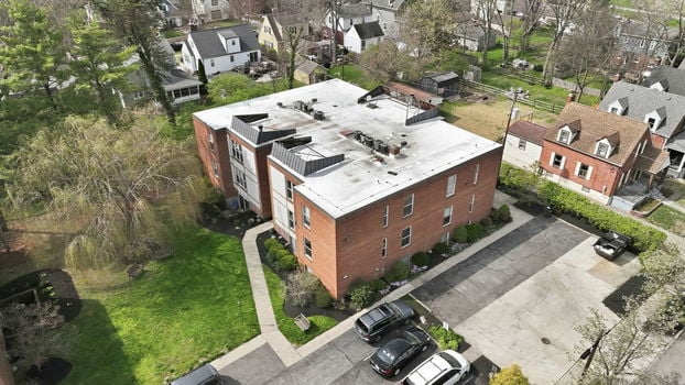 6-web-or-mls-3825 Petoskey Ave 31 (6 of 33)