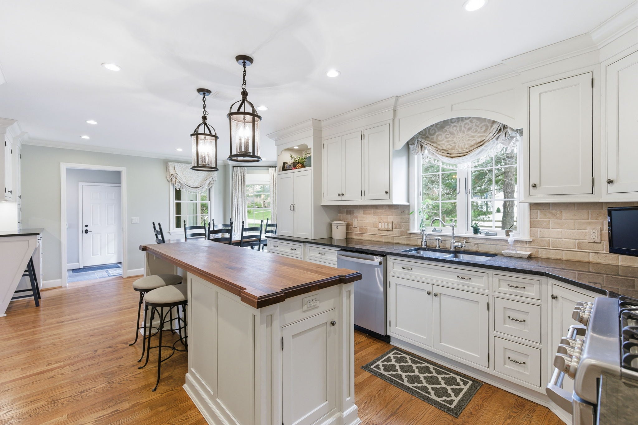 65-web-or-mls-6604 Madeira Hills Dr (65 of 117)