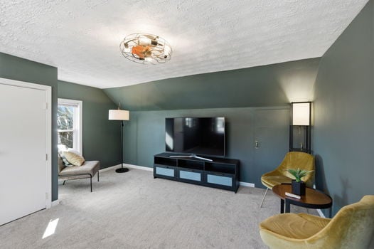 65-web-or-mls-6867 Hurd Ave (65 of 72)