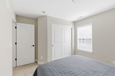 69-web-or-mls-7133 Fowler Ave (69 of 88)