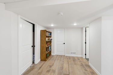 79-web-or-mls-7133 Fowler Ave (79 of 88)