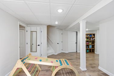 81-web-or-mls-7133 Fowler Ave (81 of 88)