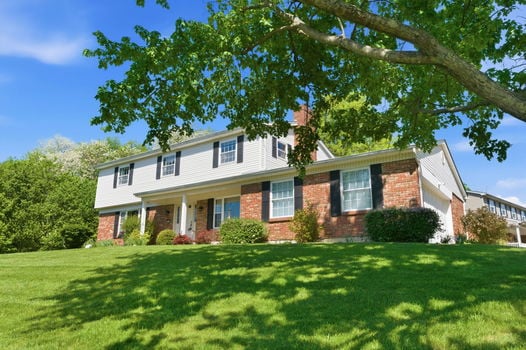 1-web-or-mls-8046 Blairhouse Dr-1