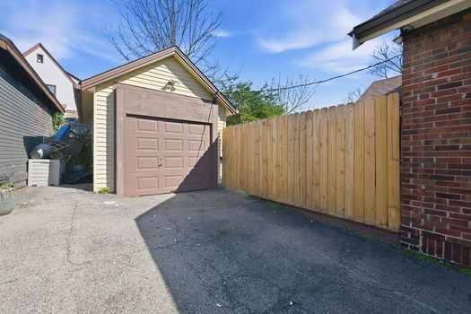 10-web-or-mls-2506 Moundview Dr (10 of 57)