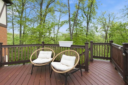 10-web-or-mls-9018 Winthrop Dr-10