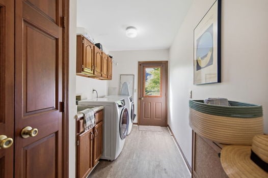 11-web-or-mls-9018 Winthrop Dr-11 (1)