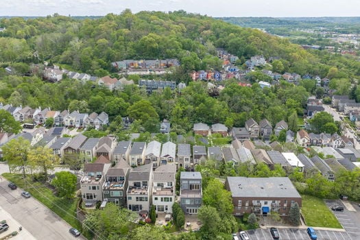 12-web-or-mls-452 Strafer St-12