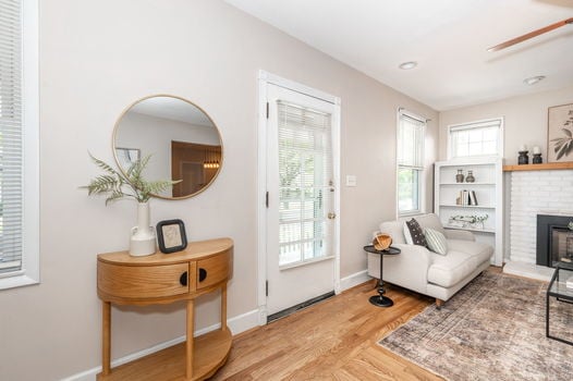 14-web-or-mls-2846 Markbreit Ave-14