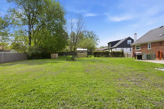 14-web-or-mls-6826 Le Conte Ave (14 of 55)