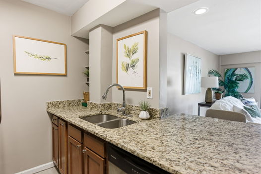 15-web-or-mls-1815 William Howard Taft Rd 502-15