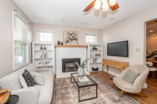 15-web-or-mls-2846 Markbreit Ave-15